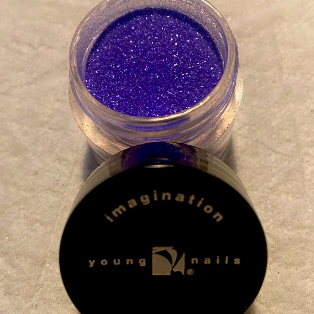 Young nails glitter “shock”